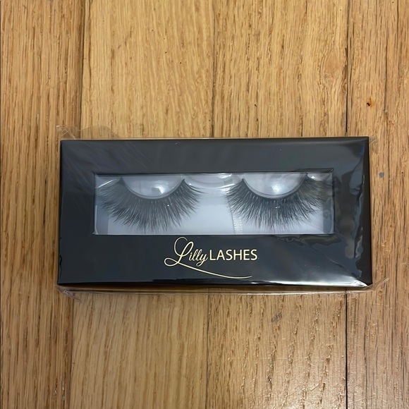Lilly Lashes 3D Mink NYC Black Eyelashes - Picture 7 of 9